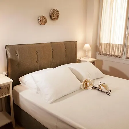 דירה 2-spaces Comfy Bentzi 7 With Balcony In Pagrati אתונה