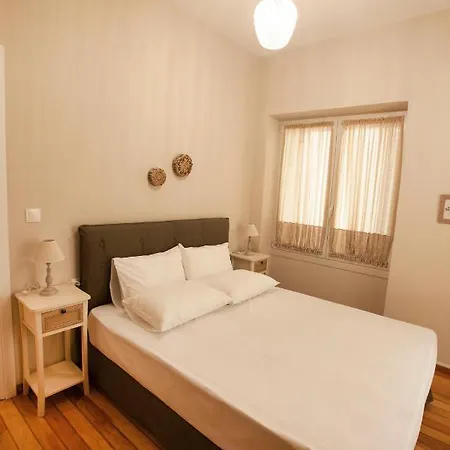 2-spaces Comfy Bentzi 7 With Balcony In Pagrati דירה אתונה