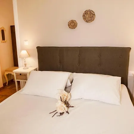 2-spaces Comfy Bentzi 7 With Balcony In Pagrati דירה *